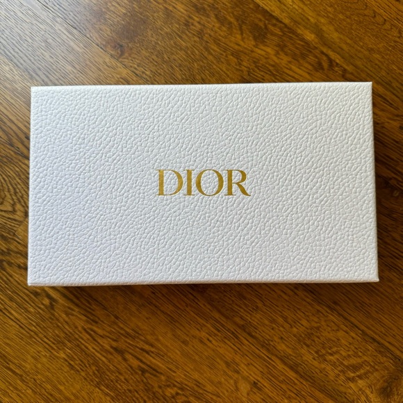 ⚡️Limited Edition Dior Set - Drawstring Bag & Refillable Miss Dior Travel - Picture 2 of 9